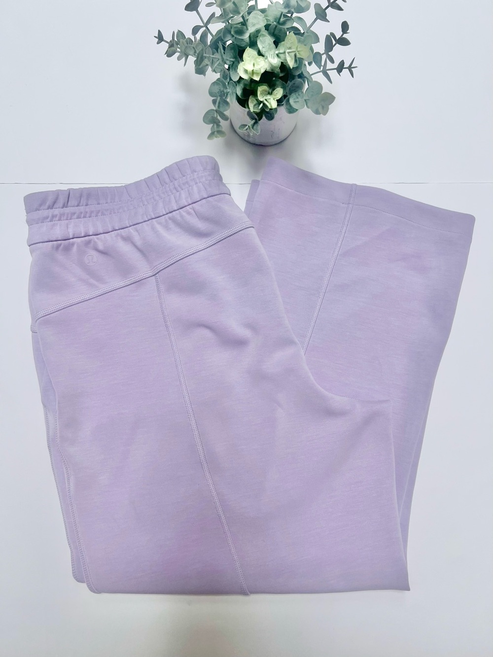 Lululemon Softstreme High-Rise Straight-Leg Cropped Pant Lilac Ether Size 12